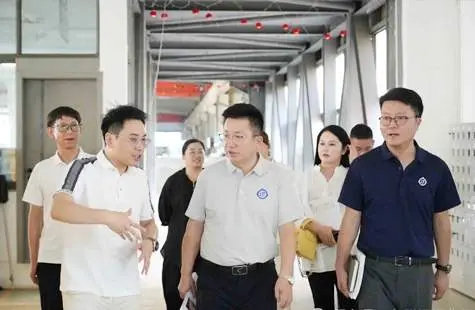 Группа компаний Zhejiang Yonglian Valves пригласила группу экспертов Института насосных и клапанных технологий Вэньчжоу Ланьчжоуского университета на инспекционную поездку в компанию